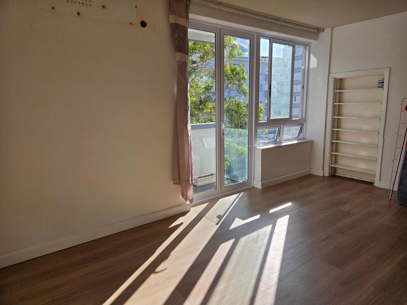 3 Bedroom Property for Sale in Sea Point Western Cape